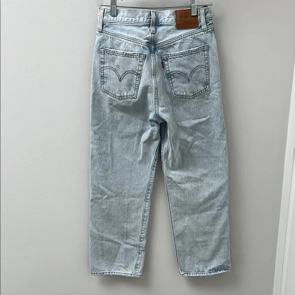 Levi's Ribcage Straight Ankle Jeans - Picture 3 of 6